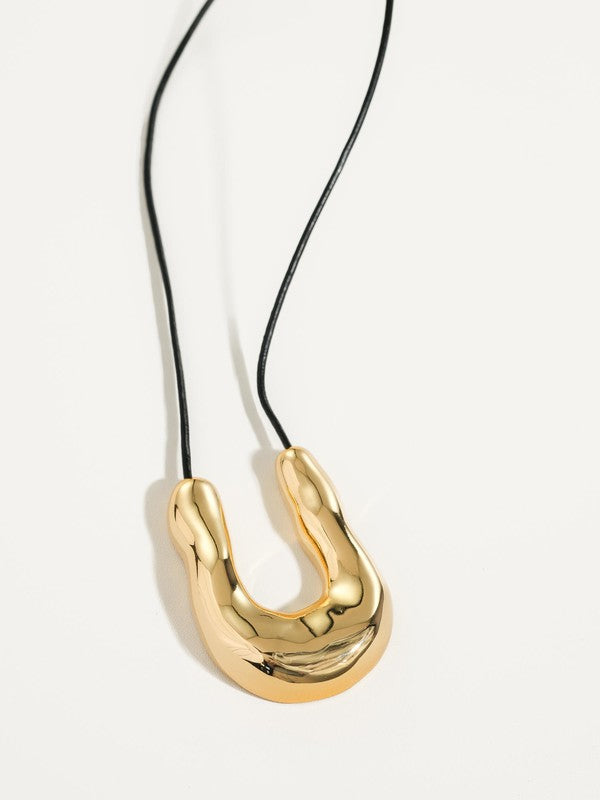 Horseshoe U-shape Necklace