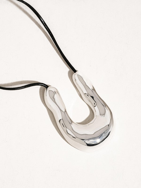 Horseshoe U-shape Necklace