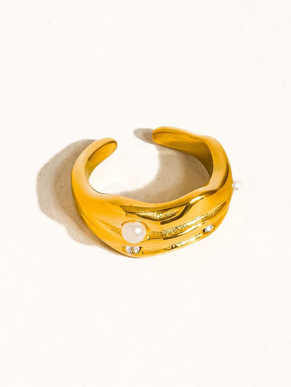 Pearl And Rhinestone Ring